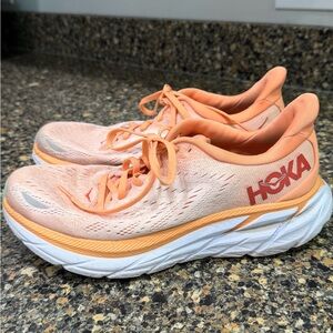 HOKA Women's Orange Running Shoes size 8, Clifton 8